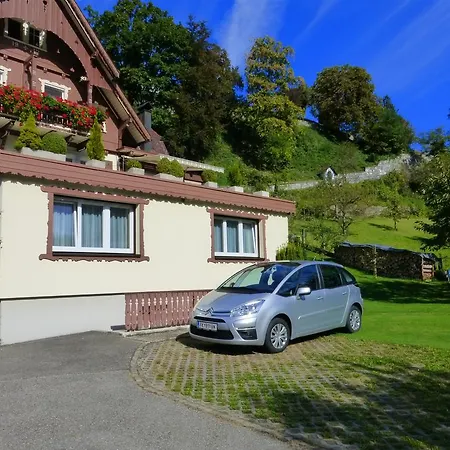 Haus Herburger 아파트